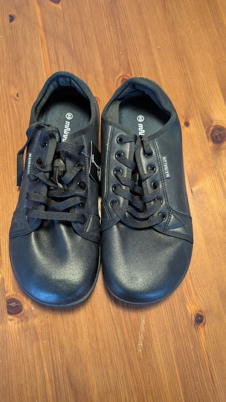 Scarpe da uomo: Herren Schuhe schwarz Groesse 43 neu – Nuovo (secondo la descrizione) da Olten venduto da NicoOnline