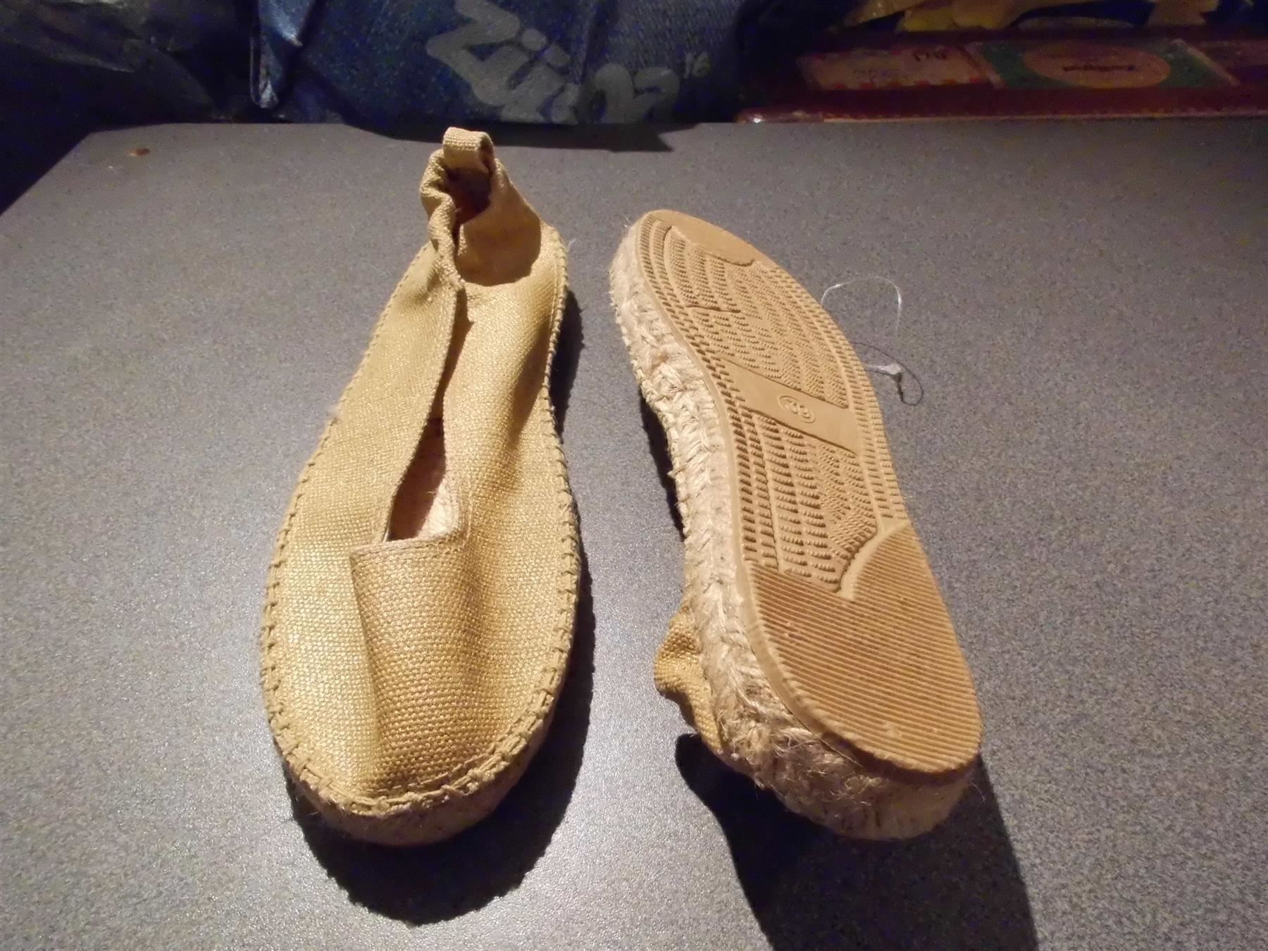 Chaussures femmes: Espadrille Grösse 39, goldfarbig – D'occasion à Zürich par abraxas1291