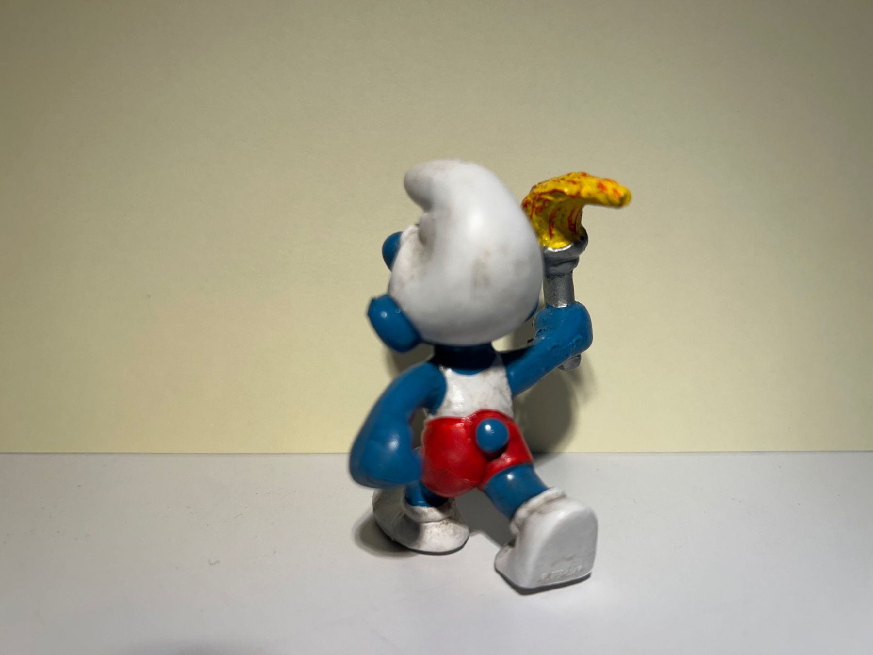 Statuette: Schlumpf Fackelträger – Usato da Bern venduto da Calimero1600 1
