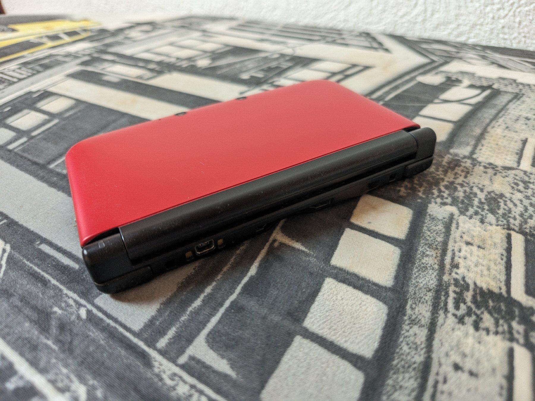 Nintendo Consoles: 3DS XL Rouge – D'occasion à Courroux par EmSeg 2