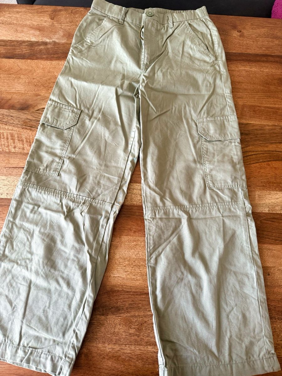 H&M Hosen: Cargo Stoffhose Grösse 146 – Neu (gemäss Beschreibung) aus Horgen von adr_6ynz