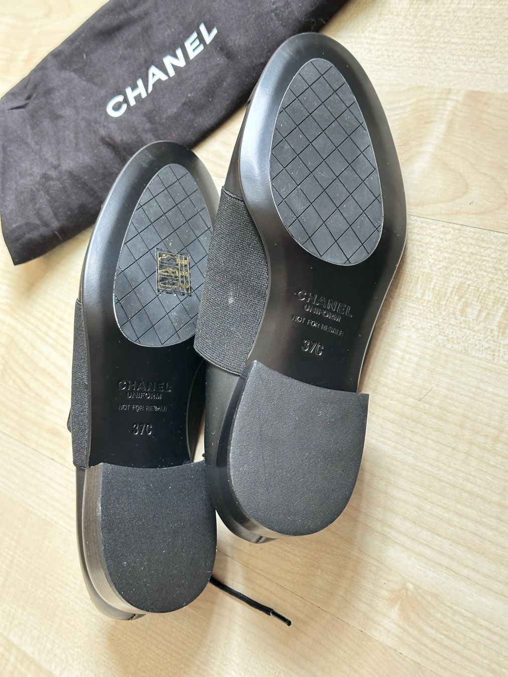 Chanel Scarpe da donna: Chanel black leather derbies C cut 37 – Nuovo (secondo la descrizione) da Baar venduto da reijin90 5