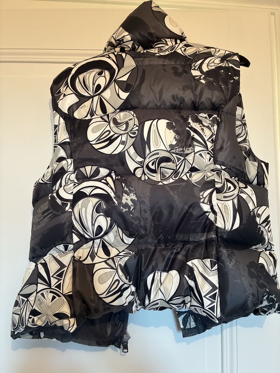 Gilet & Giacche: EMILIO PUCCI White & Gray Quilted Techno Down Puff – Usato da Basel venduto da saidser 1