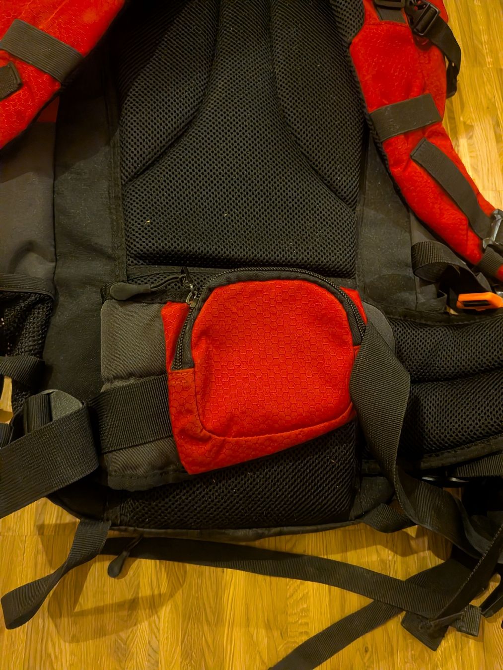 Zaini: Wanderrucksack Hi-Tec – Usato da Muttenz venduto da wr081 1