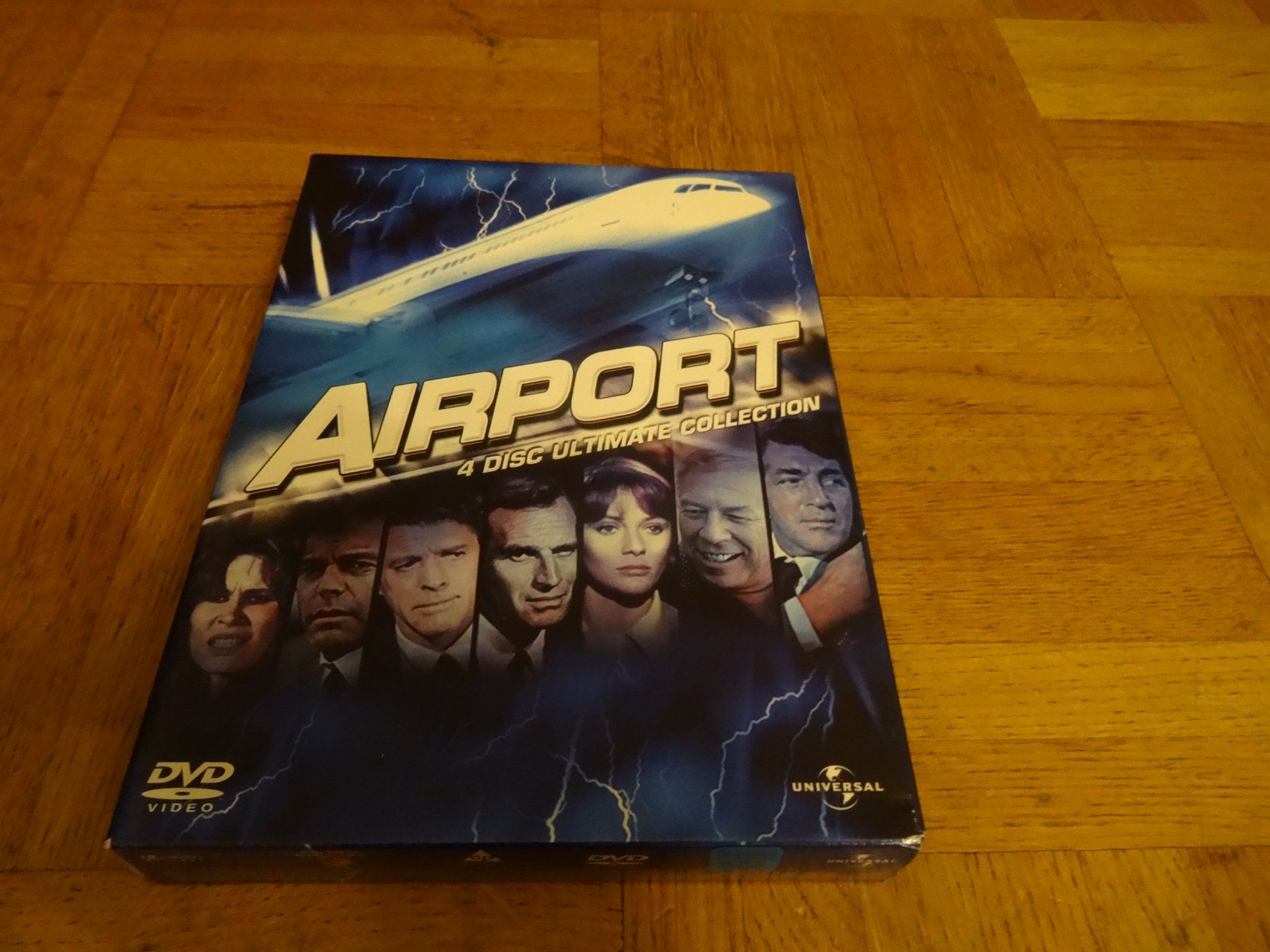Tutti i DVDs: Airport Ultimate Collection 4 DVDs – Usato da Olten venduto da Disc-Verkauf