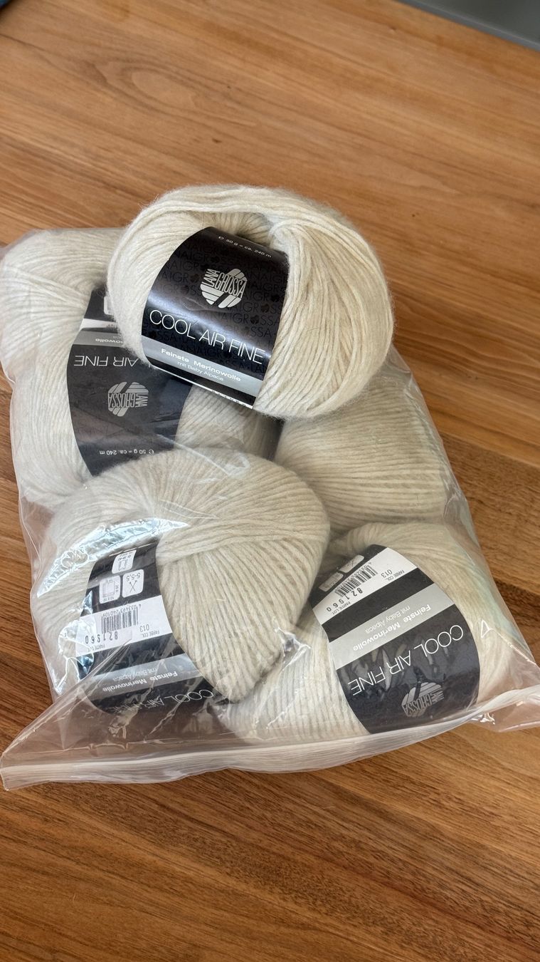 Wolle: 7 Knäuel (350g) LANA GROSSA Cool Air Fine, Weiss/Silbergrau – Neu (gemäss Beschreibung) aus Weesen von isabelleST