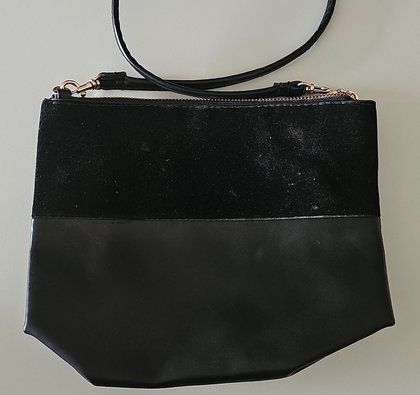 Sonstige Kleidung & Accessoires: Sac bandoulière noir élégant – Gebraucht aus Forel (Lavaux) von Clelia94