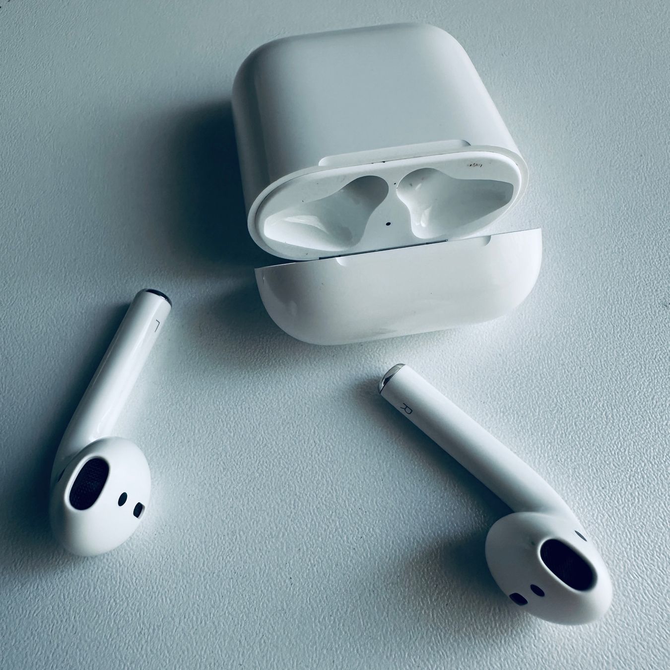 Apple Cuffie: Original Apple AirPods 2 Kopfhörer Wireless & Kabel – Usato da Basel venduto da MY.AIRPODS.SHOP 1