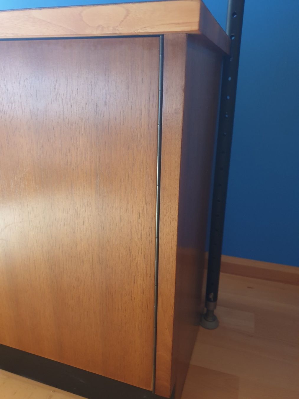 Regale: Regal mit Teleskopstangen evtl. Wohnbedarf – Gebraucht aus rebstein von spacy73 5