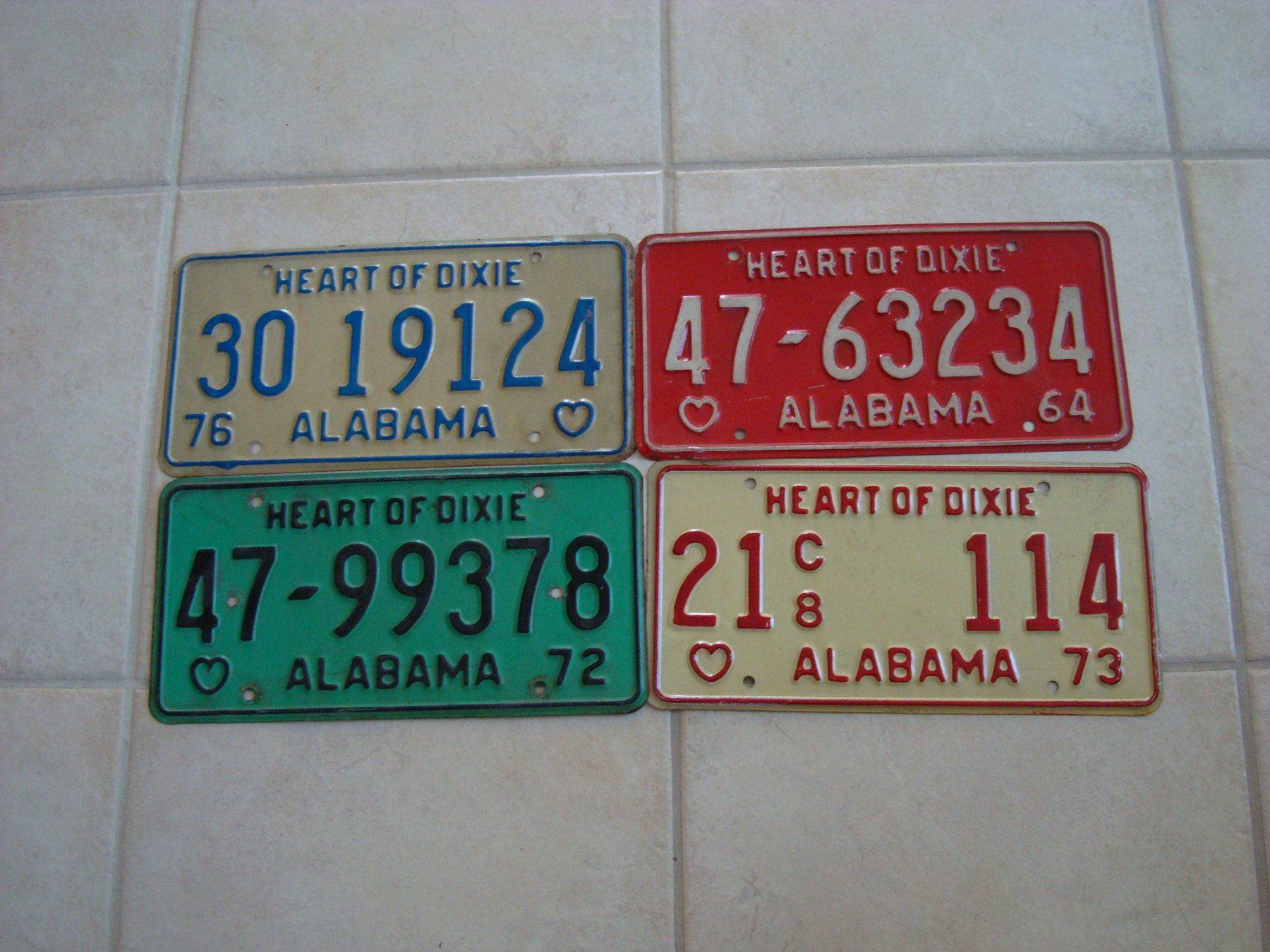 Insegne: 4 VERSCHIEDENE ALABAMA SCHILDER – Usato da Scherz venduto da 5246