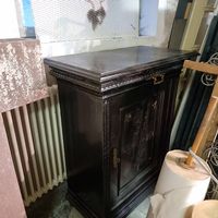 Halbschrank schwarz zu verkaufen