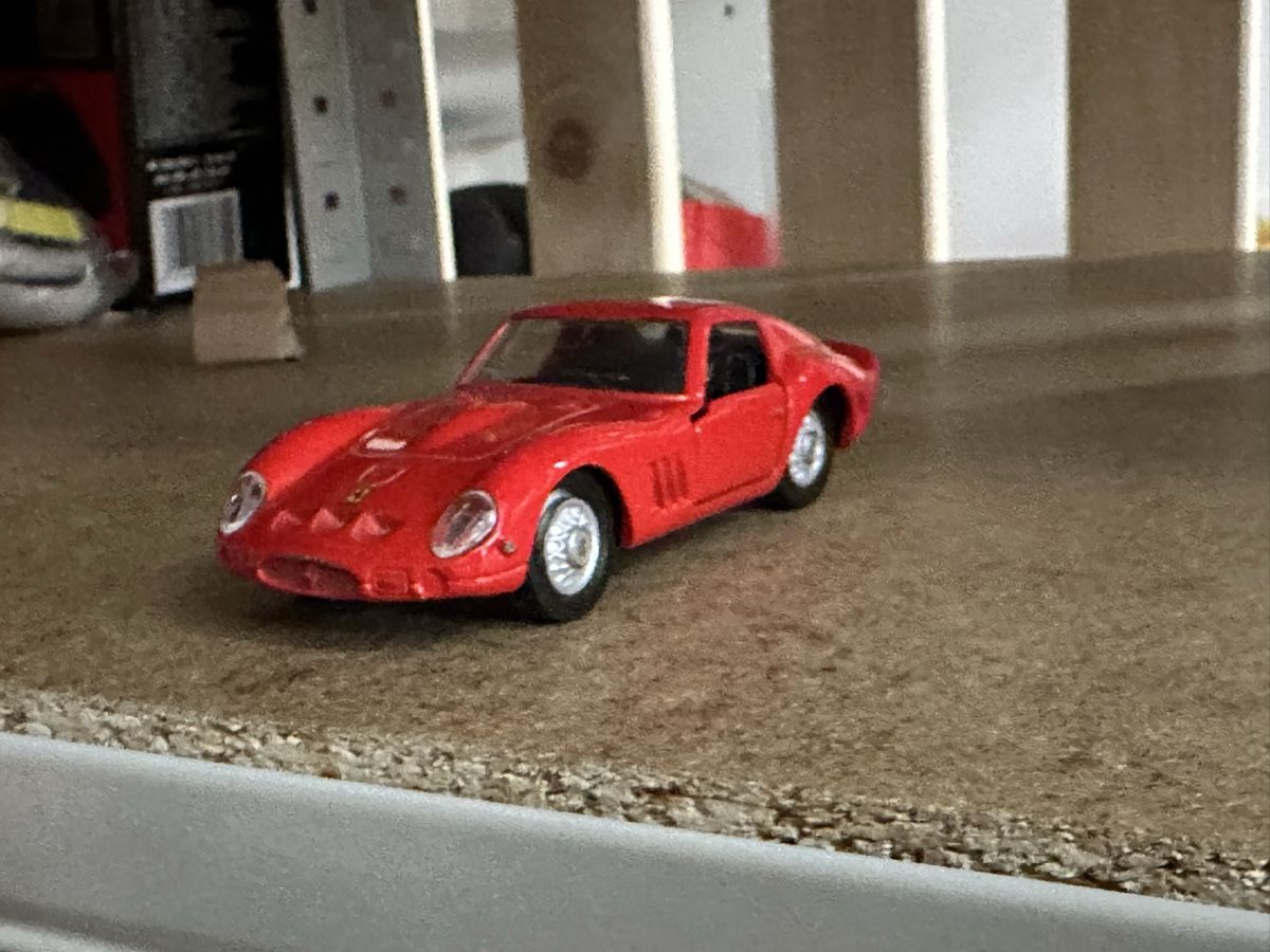 Modellini d'auto: Ferrari 250 GTO Modellauto, rot – Usato da Zürich venduto da ner_j6xn