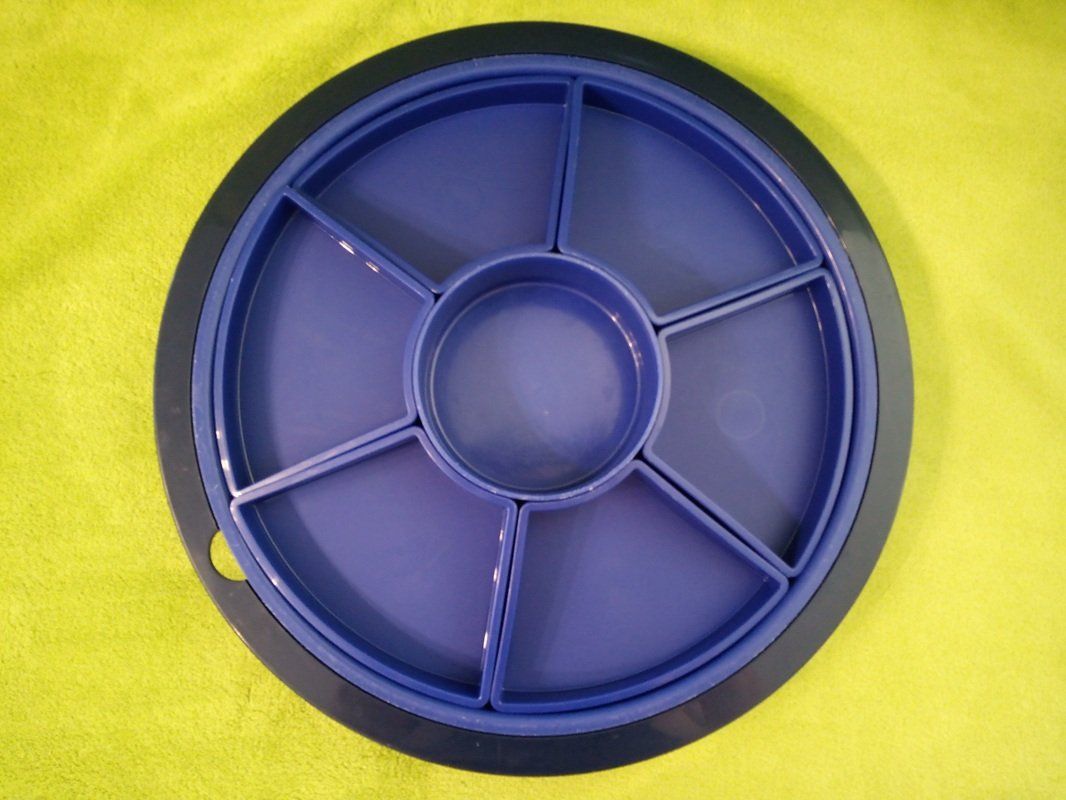 Tupperware Plateaux: TUPPERWARE Preludio Snacktablett Ø 34 cm Serviertablett – D'occasion à Werdenberg par EXA-Secondhand