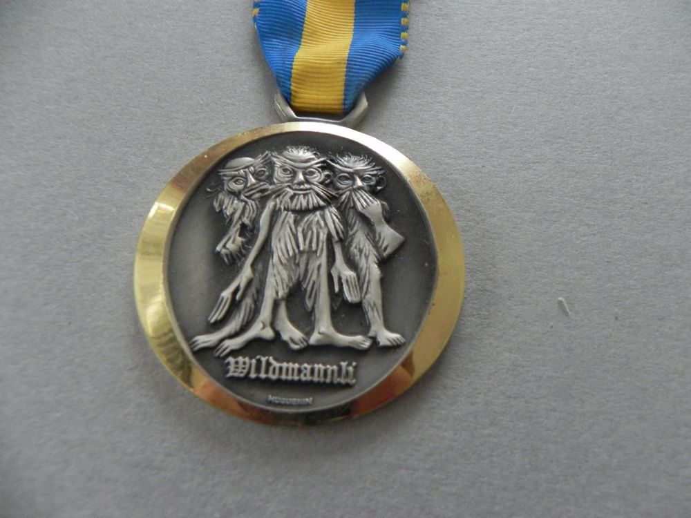 Médaille Suisse – écusson Zurich – Marche Du Mont Tendre 1977 – Huguenin Le Locle