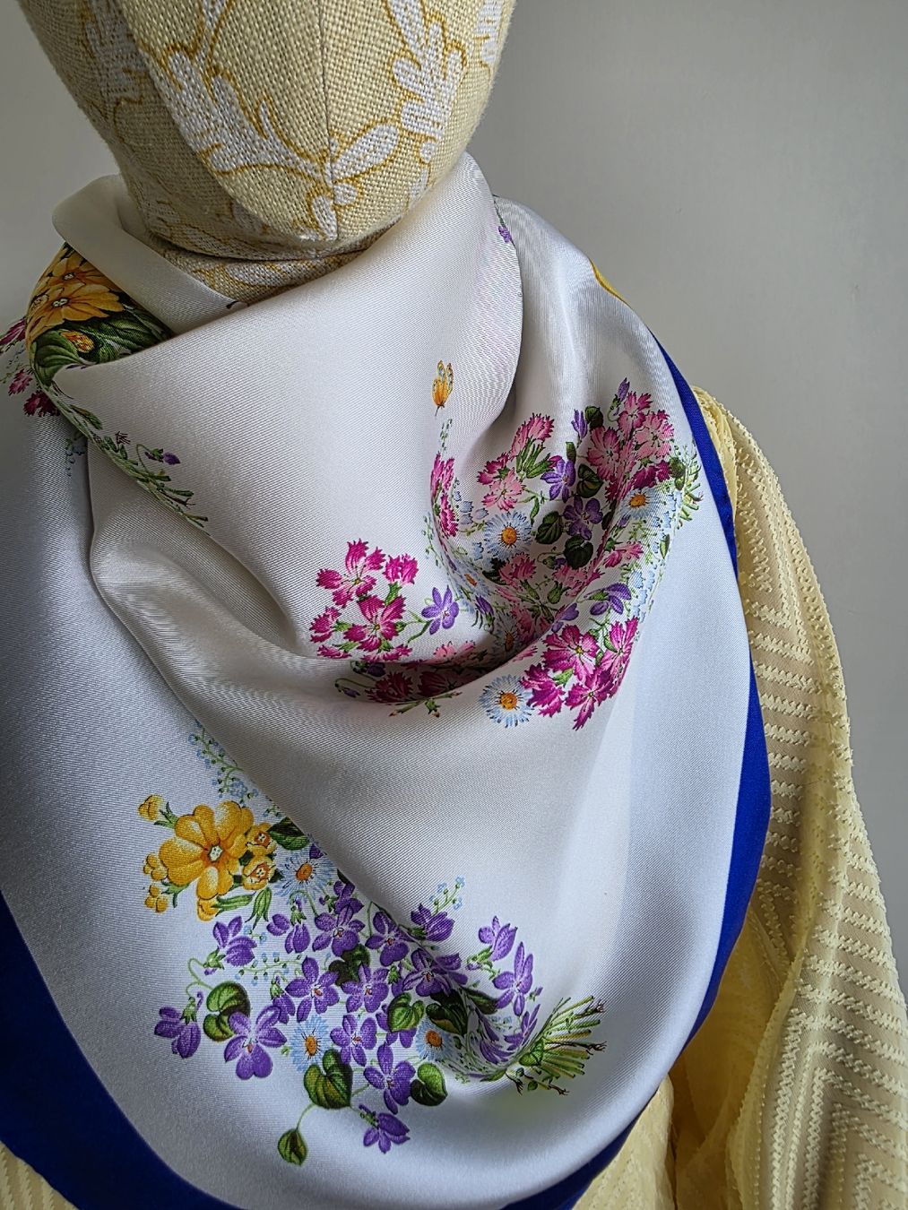 Gucci Foulards, Tücher & Schals: Gucci Seidentuch 88 × 88 cm – Neu (gemäss Beschreibung) aus Zürich von LIMAR 9