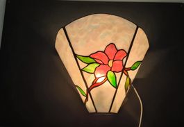 Wandleuchte im Tiffany-Stil