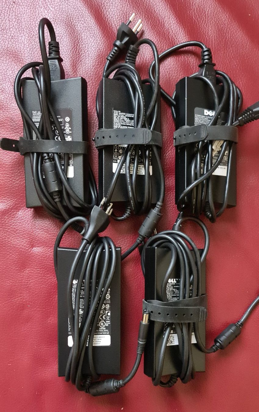Dell Caricabatterie: 5x Dell Ladekabel – Usato da zürich venduto da R-N-J