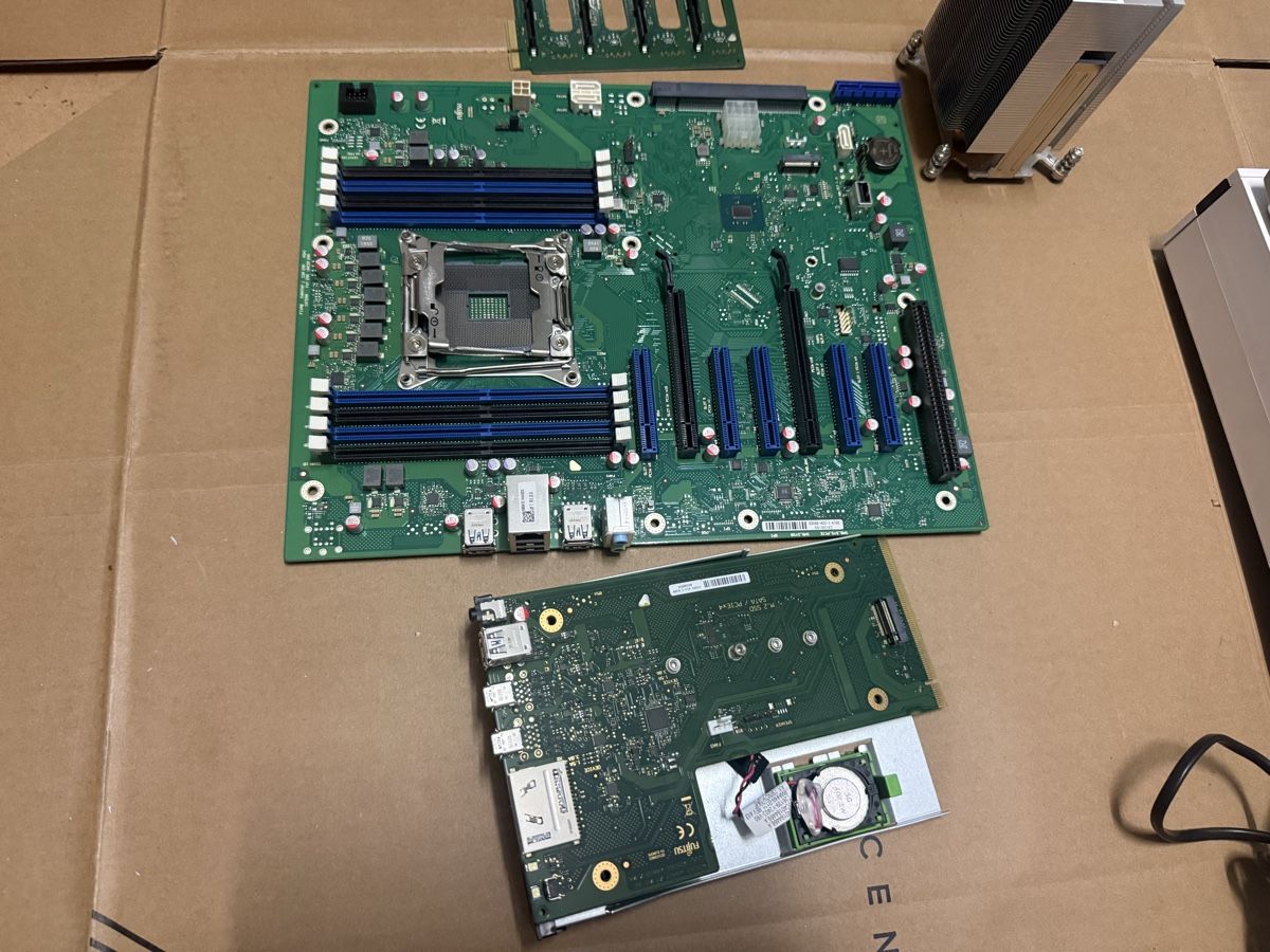 Fujitsu Cartes mère: Fujitsu Mainboard D3488-A3 mit Kuehler und  Frontpanel – D'occasion à Oensingen par aziri123