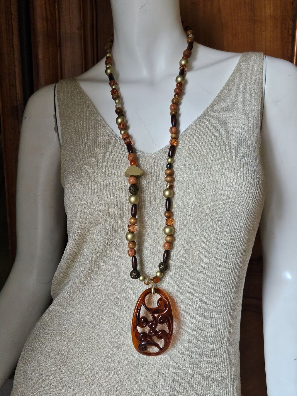 Ketten: Collier bobo pendentif en bakelite imitation corne – Neu und originalverpackt aus Thônex von lacomtessedesfees