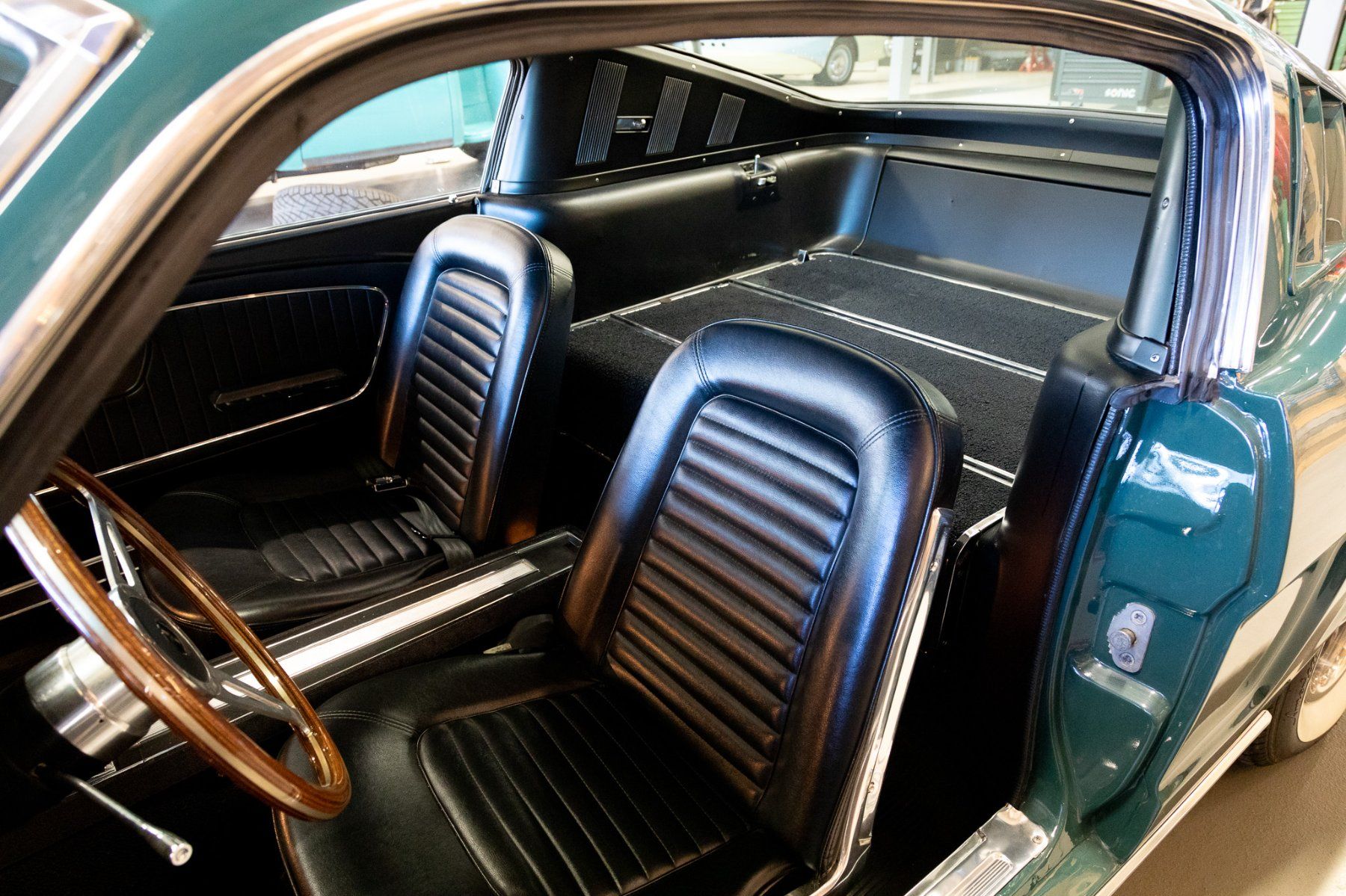 Automobili: Ford Mustang Fastback – Usato da Rafz venduto da CuCaRafz 7
