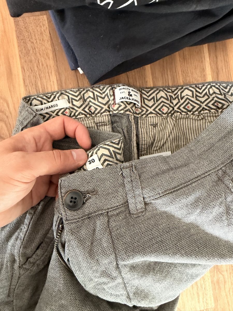 Lotti di vestiti: Lot de 3 pantalons de marque  – Usato da Courtételle venduto da zittant93 2