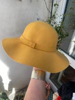Chapeau femme jaune taille M bon état