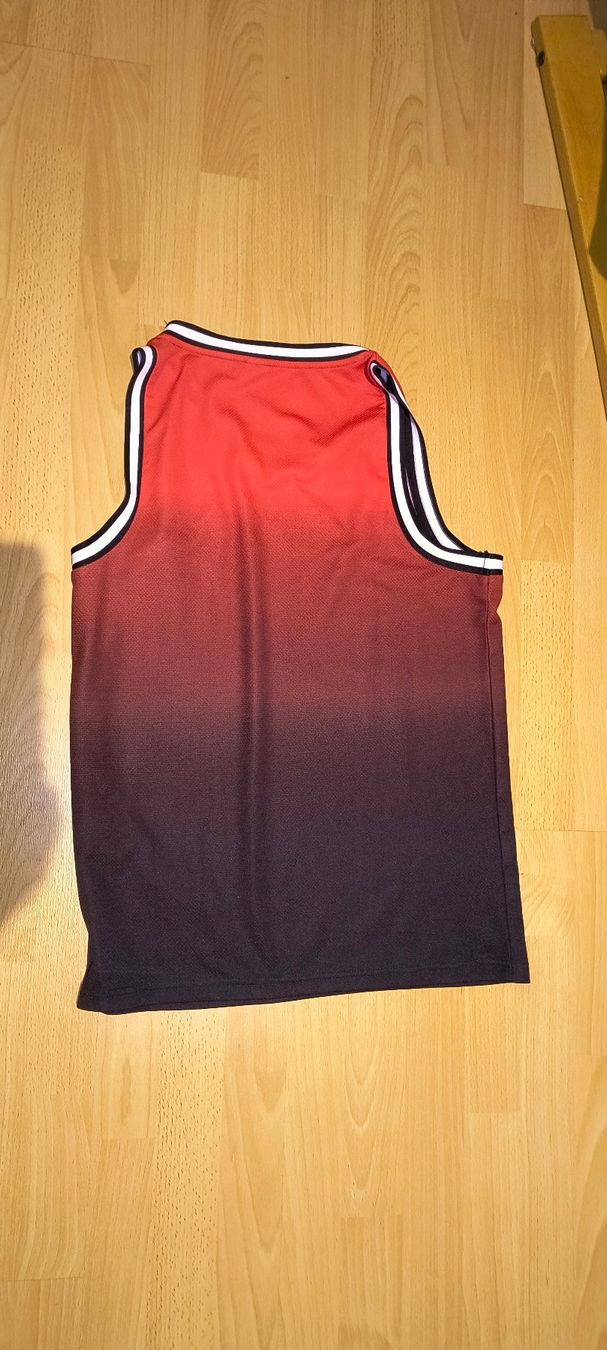 T-Shirts: Tanktop – Gebraucht aus Wiedlisbach von Leaf99 1