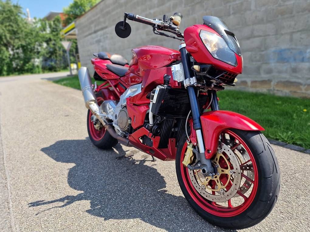 Aprilia Strada: Aprilia Tuono 1000R – Usato da Oberentfelden venduto da Saliba.sami 3