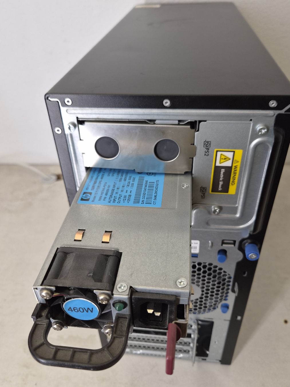 Hewlett Packard Server: HP ProLiant ML310e Gen8 v2 Server, Intel Xeon  – Gebraucht aus SCHAFFHAUSEN von Atami99 7