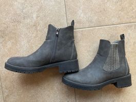 Graue Boots, Stiefeletten mit Reissverschluss, Gr. 38