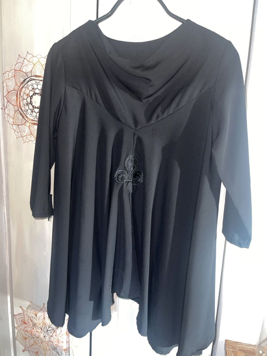 Tuniche: Schwarze Tunika mit Lilien-Emblem, einheitsgrösse – Nuovo (secondo la descrizione) da Bützberg venduto da dan_jhn9