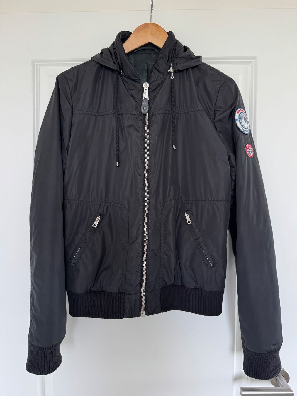 Balenciaga Giacche: Rare bombers noire Balenciaga – Usato da giffers venduto da sev_c9x9