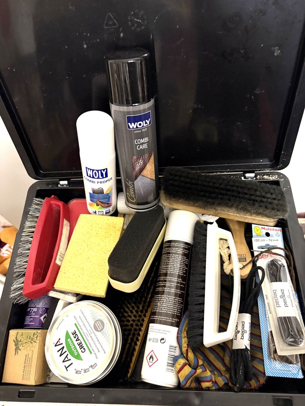 Pflegeprodukte & Putzartikel: Schuhputzbox mit Inhalt – Gebraucht aus Glattbrugg von Ariel012 3