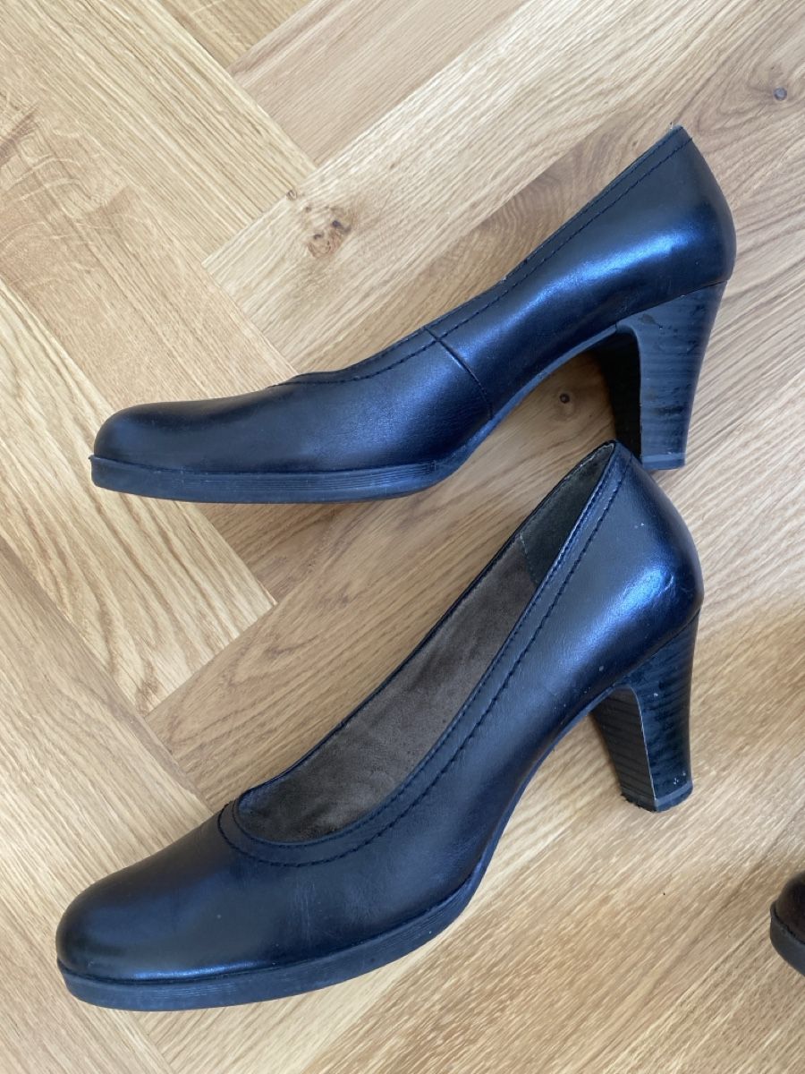 Tamaris Chaussures femmes: Pumps braun und schwarz – D'occasion à Blauen par Baggi 1