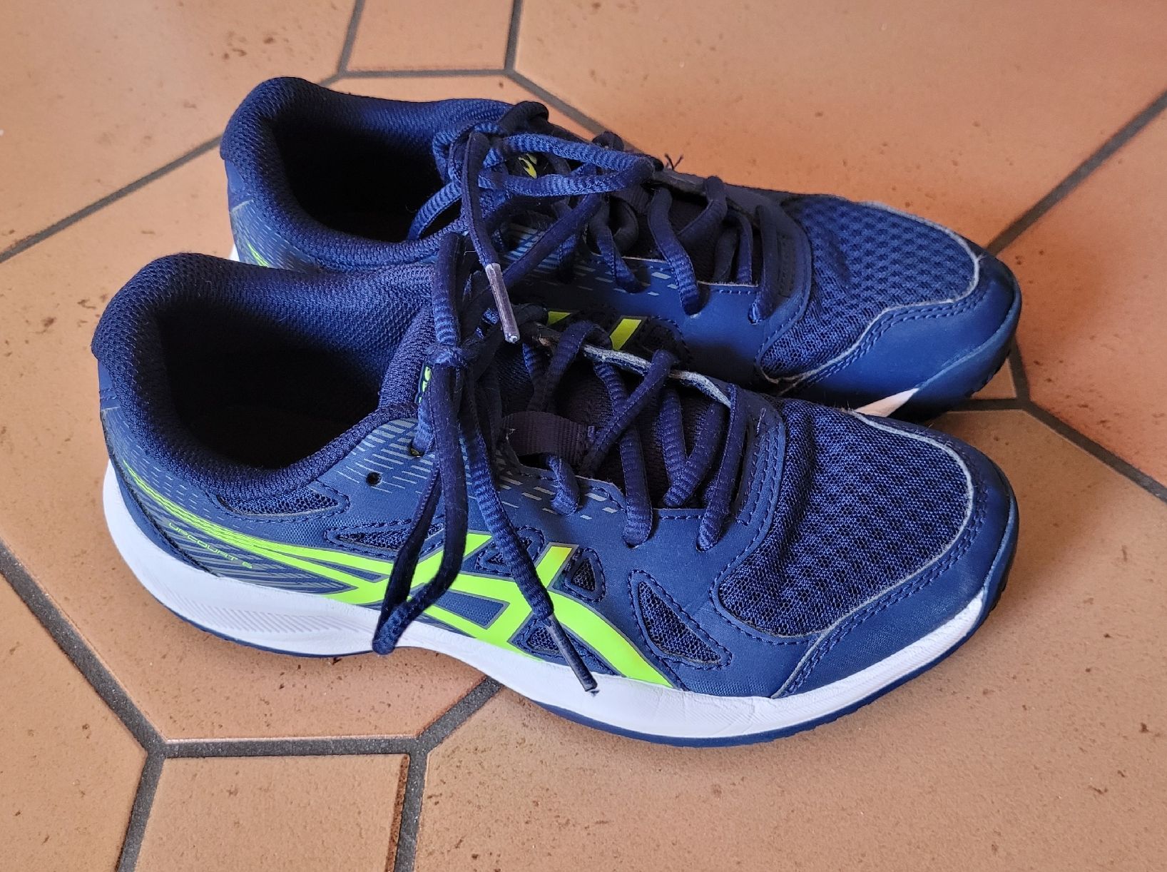 Asics Scarpe per ragazzi: Asics Hallenschuhe – Usato da Thal venduto da Bill2003