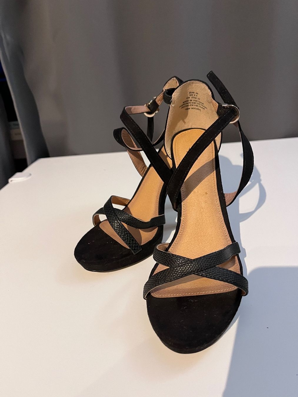 H&M Scarpe da donna: High Heel Sandaletten – Nuovo (secondo la descrizione) da Zürich venduto da a.b.2025