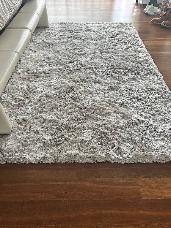 Tappeti: Flauschiger Teppich, beigegrau, neuwertig – Usato da Schaffhausen venduto da Apardo01 1