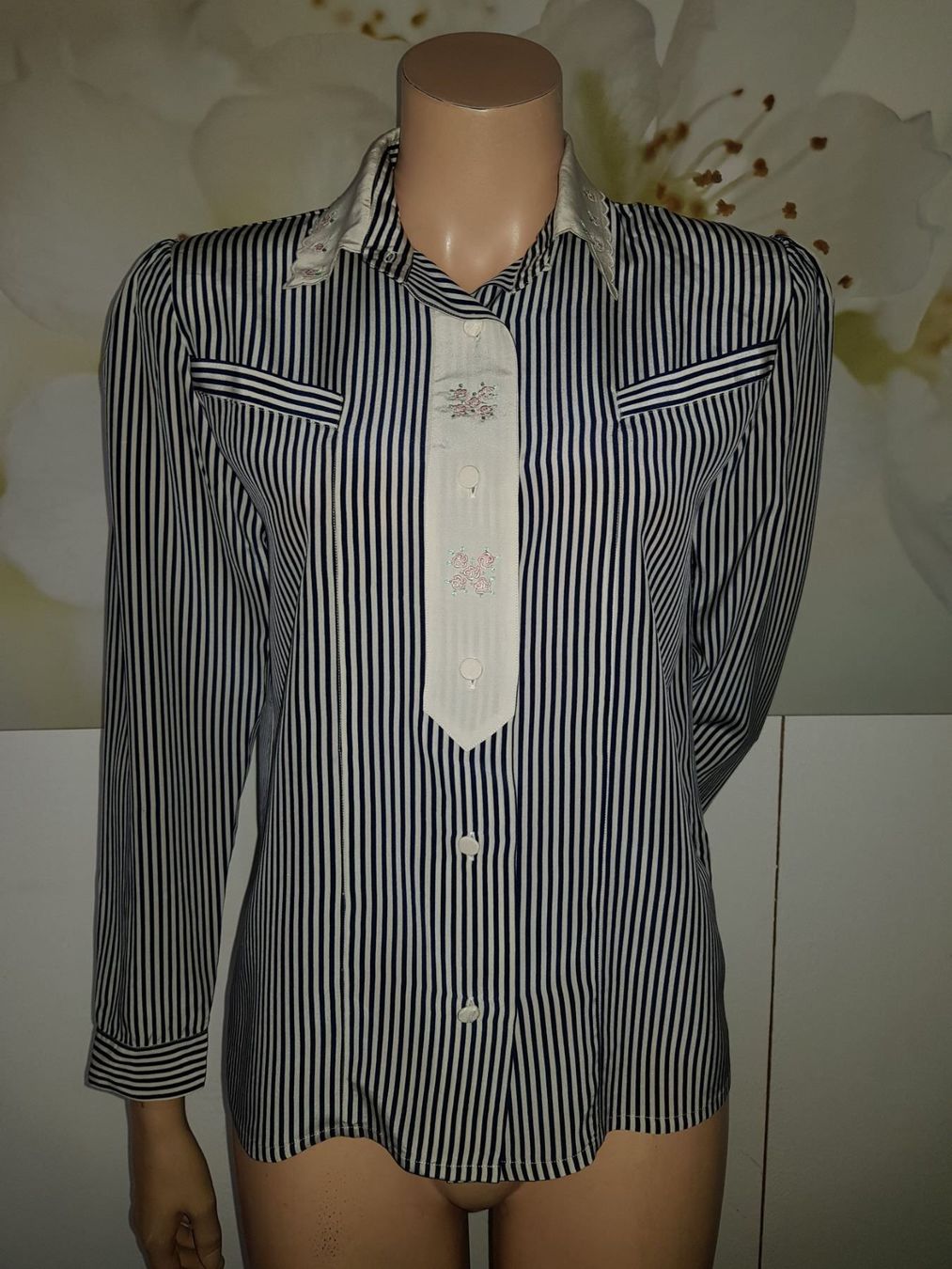 Blusen: Blouse en soie / Seiden Bluse BALLOON   Taille/Grosse 36 – Gebraucht aus Cossonay-ville von Super-Price-Quality