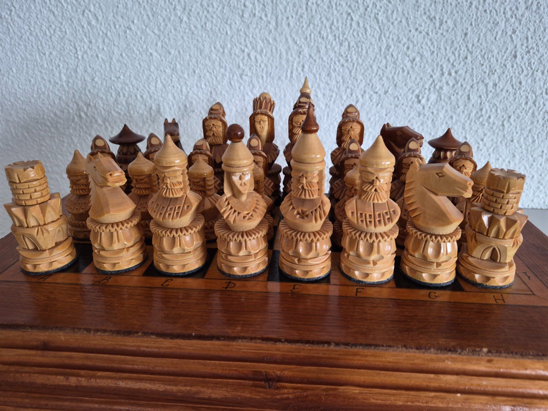 Spiele: Schachspiel Holz Figuren – Gebraucht aus Ennetbürgen von thb_b66b