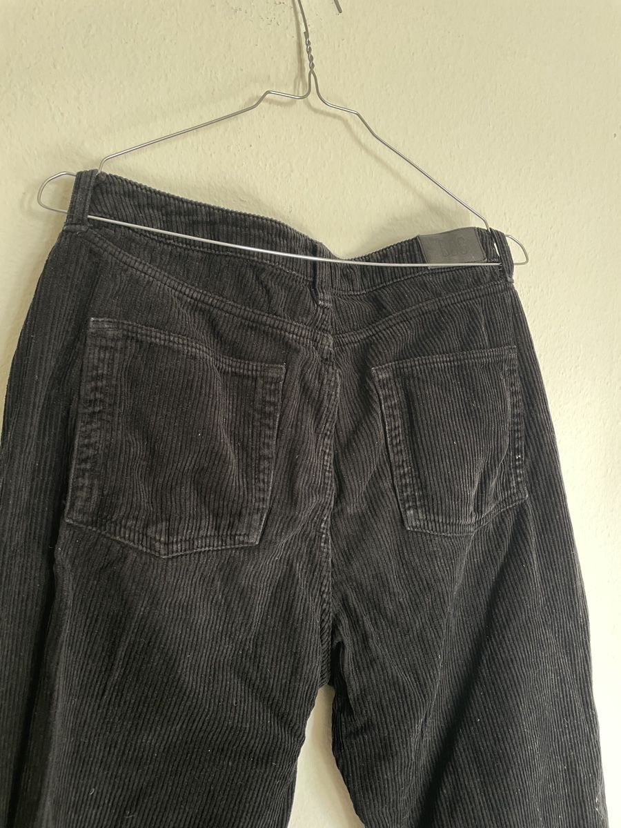 Pantalons: Kordhose Schwarz W30/L34 – D'occasion à Benken SG par tame_impala 3