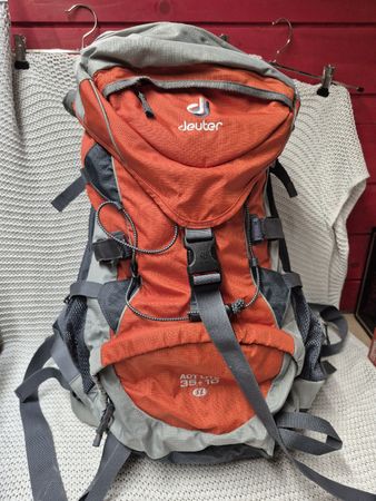 Deuter Rucksack Act Lite 35 + 10L Orange grau
