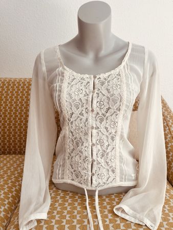 Zarte Spitzenbluse - Grösse XS