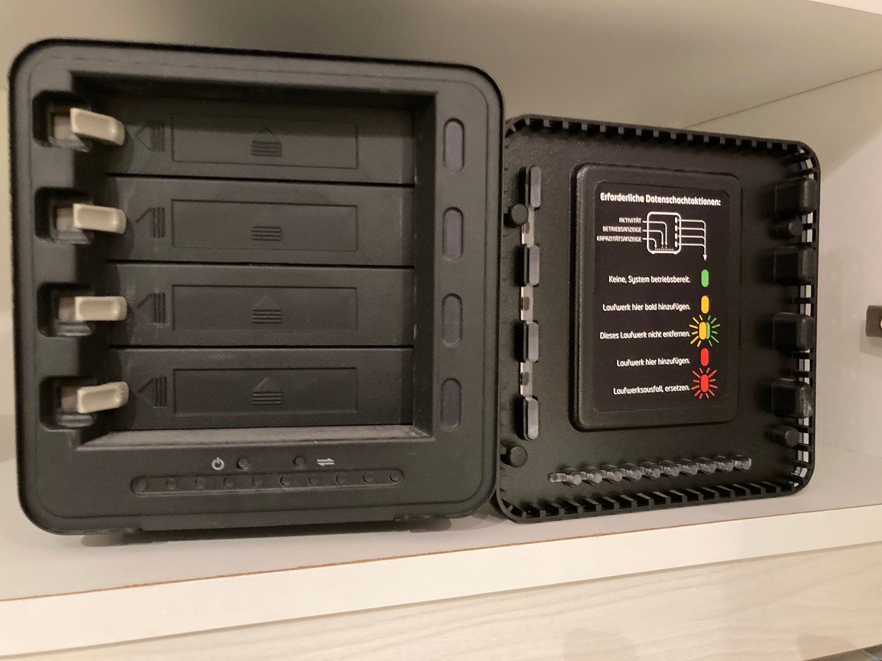 PCs: NAS Speicherbox 4 Bay Tower – Gebraucht aus Winterthur von nelead 2