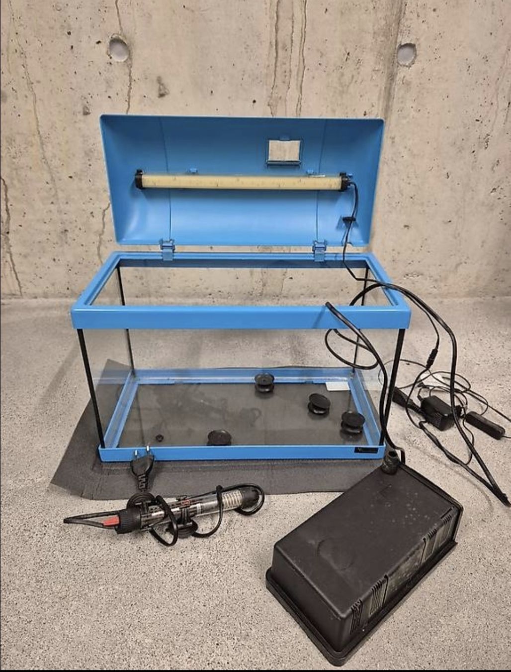 Cages, transport & sécurité: Aquarium 20L LED Aquarium – D'occasion à Neuenkirch par Svenson19 1