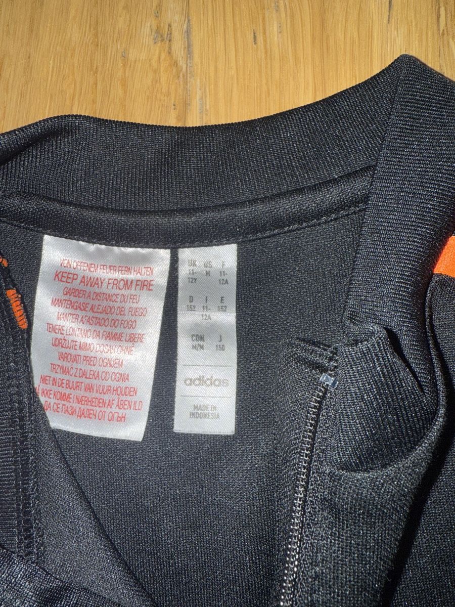 Adidas Lotti & Set di vestiti: Adidas-Trainingsanzug, Größe 152 – Usato da Aarburg venduto da Da-Lila 3