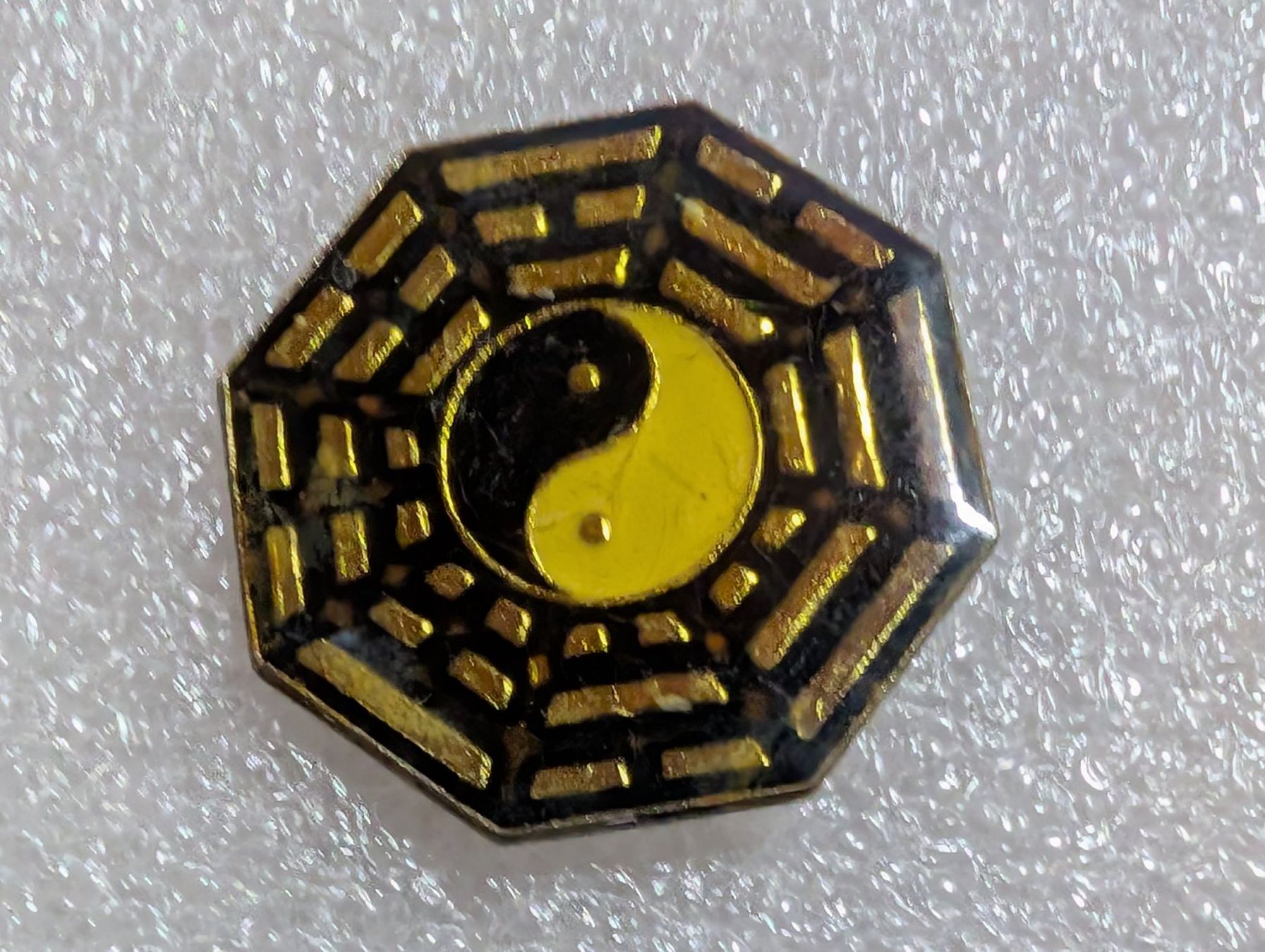 Placchette & Badge: Ansteckpin 205: Ying und Yang – Usato da Oppligen venduto da Pin-Fall-Shop