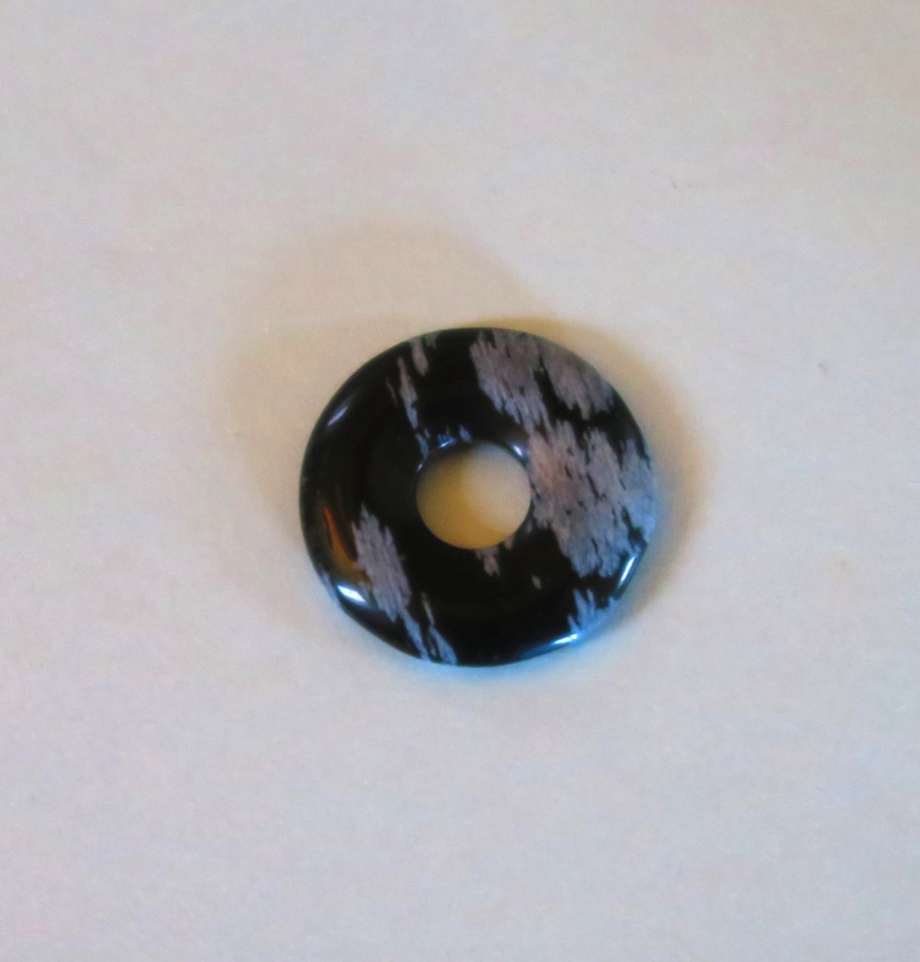 Ciondoli: Anhänger Donut Schneeflockenobsidian – Nuovo (secondo la descrizione) da Brittnau venduto da marlenestone 2