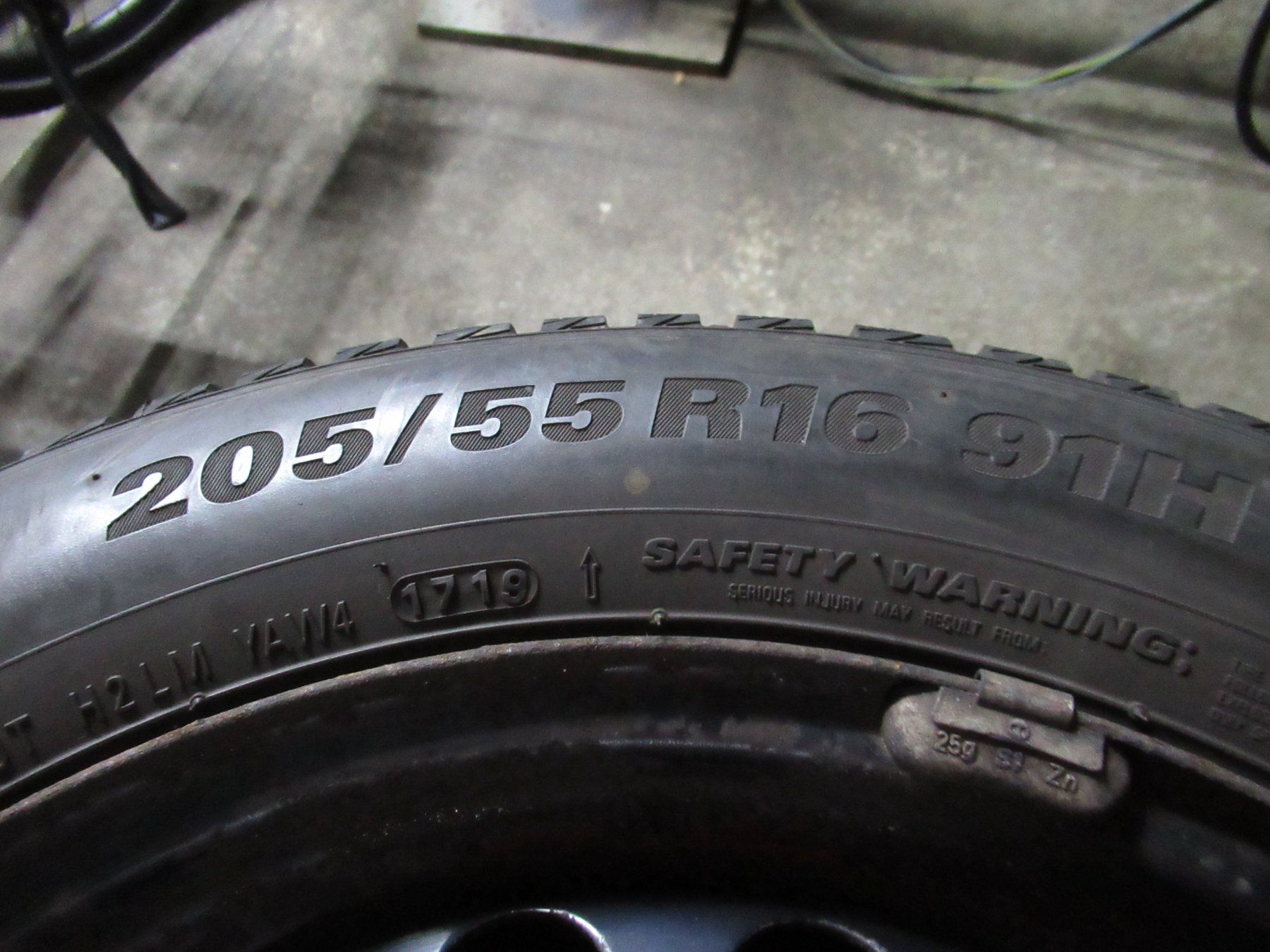 Opel Pneumatici & Ruote complete: Winterräder Opel Meriva – Usato da Horw venduto da wer_hz87 1