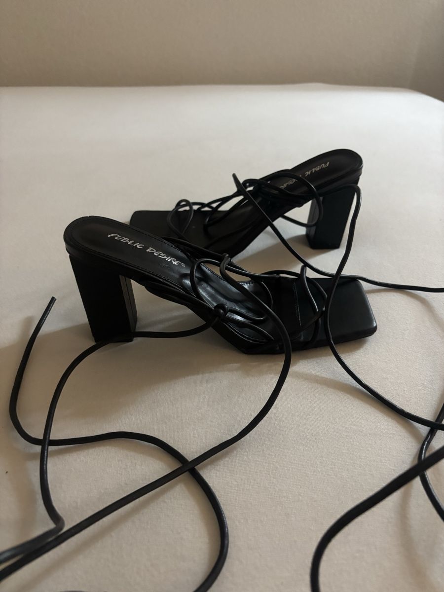 Chaussures filles: talon en taille 39 – D'occasion à Vouvry par sha_rk5q 1