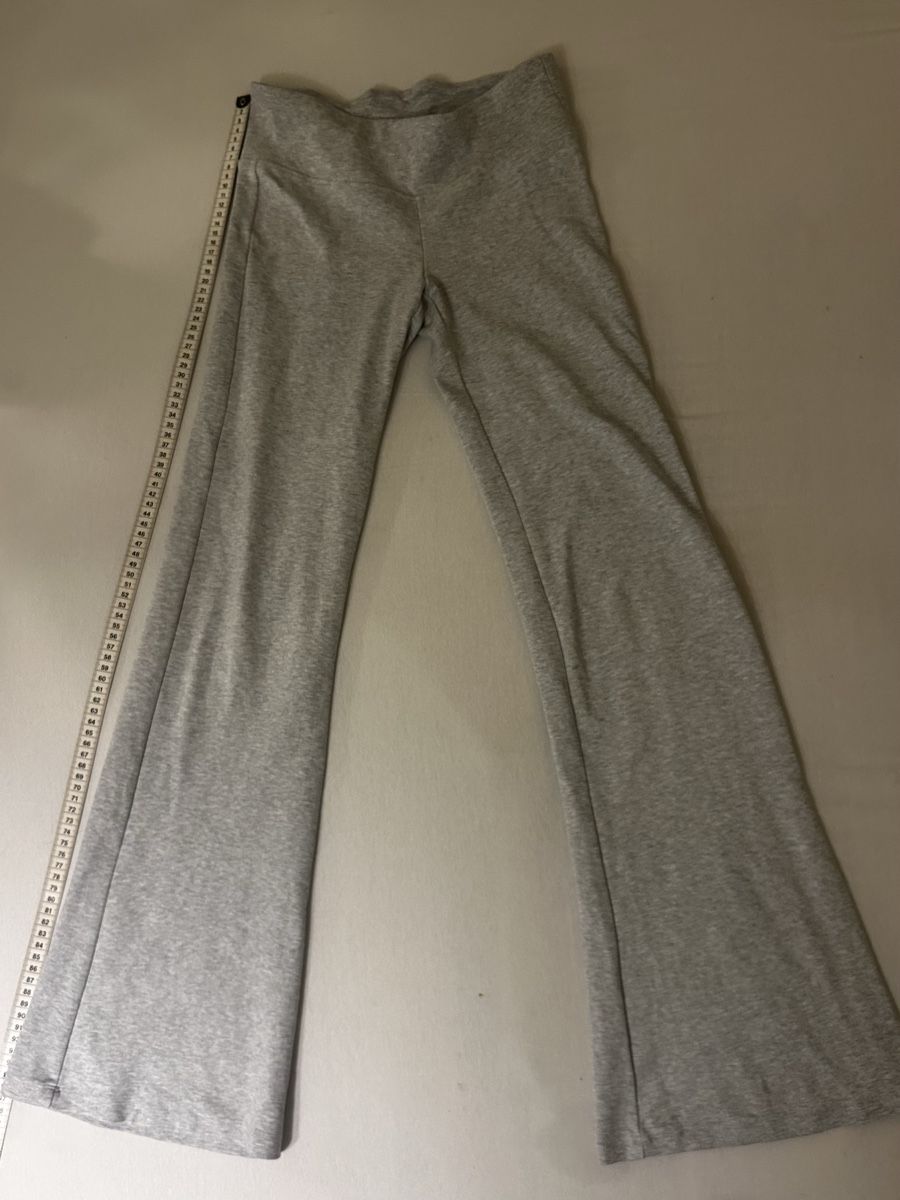 Bershka Leggings: Graue Yoga Pants – Usato da Uster venduto da alin13e